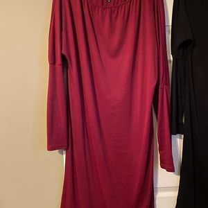 Black and Red dress with puffy then tailored sleeves and thumb hole